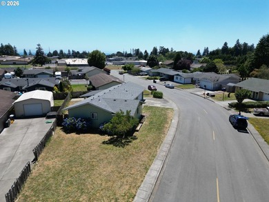 Conveniently located in an established Brookings neighborhood - photo 2
