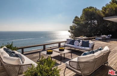 Mid-century modern elegance blends perfectly with 21st-century - photo 5