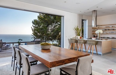 Mid-century modern elegance blends perfectly with 21st-century - photo 6