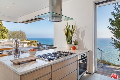 Mid-century modern elegance blends perfectly with 21st-century - photo 8