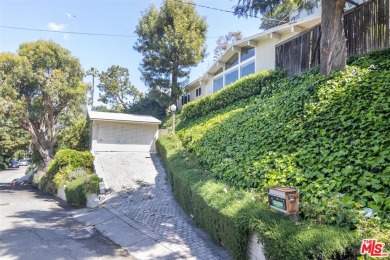 Hollywood Reservoir Home Sale Pending in Los Angeles California