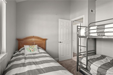 Welcome to Lake Living at Cedar Glen Condos, where adventure & - photo 18