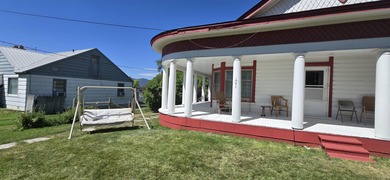 HUGE PRICE REDUCTION AND FLOORING ALLOWANCE! Welcome to this