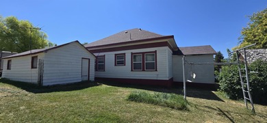 HUGE PRICE REDUCTION AND FLOORING ALLOWANCE! Welcome to this