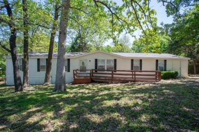 Welcome home! Ready and waiting for you to make new memories - Lake Home For Sale in Malakoff, Texas