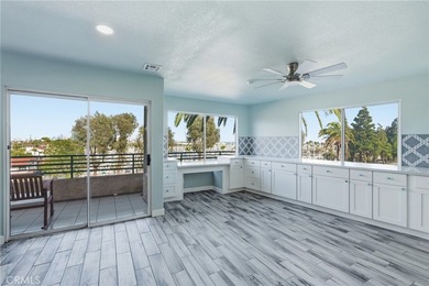 Completely remodeled from top to bottom, this stunning - photo 4