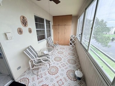 Welcome to this charming two-bedroom, one-and-a-half-bath - photo 18
