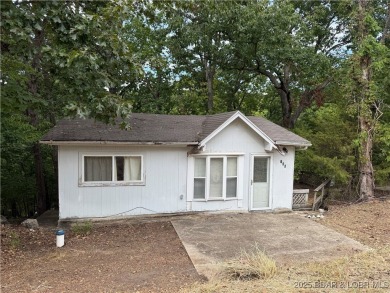 Lake Home For Sale in Linn Creek, Missouri