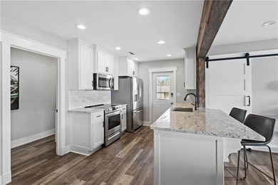 This is it! Welcome to your effortless, fully furnished Lake - photo 6
