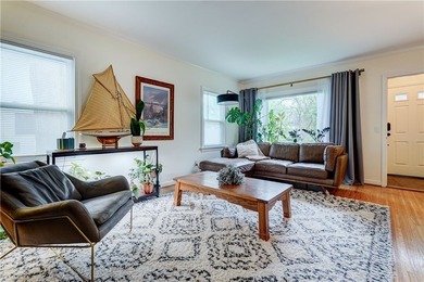 Updated Cape Cod in the highly sought-after Cobb's Hill - photo 4