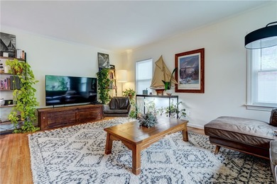 Updated Cape Cod in the highly sought-after Cobb's Hill - photo 5