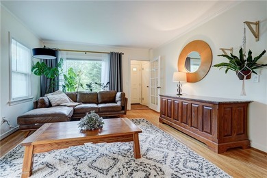 Updated Cape Cod in the highly sought-after Cobb's Hill - photo 6