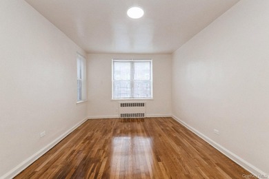 Spacious and Sunlit 2-Bedroom Coop in the Heart of Forest Hills - photo 18