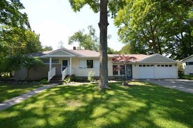 Presenting a spacious 3+ bedroom, 2 bathroom ranch home, ideally - photo 1