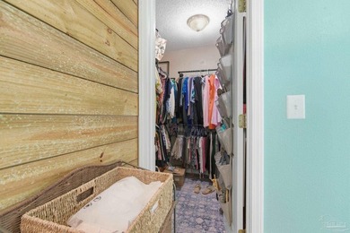 Looking for an all brick home on almost a half acre, close to 3 - photo 8