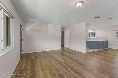 THIS IS A MUST SEE! Extremely Well-Maintained, Remodeled, 3 - photo 10
