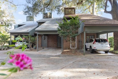 Lake Townhome/Townhouse For Sale in Tallahassee, Florida