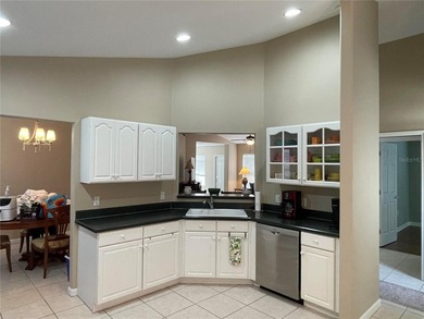 Lovely 2 bedroom and 2 bathroom home located in a private gated - photo 17