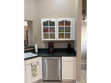 Lovely 2 bedroom and 2 bathroom home located in a private gated - photo 18