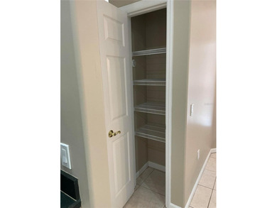 Lovely 2 bedroom and 2 bathroom home located in a private gated - photo 20