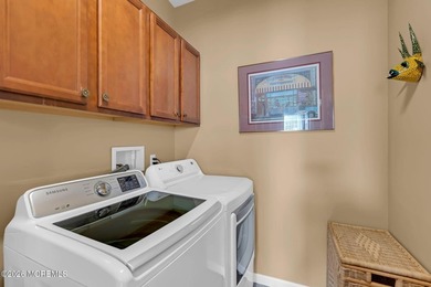 Beautifully upgraded 2-bedroom plus den home featuring an - photo 20