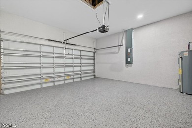 Seller offering assistance with buyer's closing costs! MOVE-IN - photo 21
