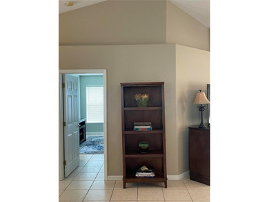 Lovely 2 bedroom and 2 bathroom home located in a private gated - photo 25