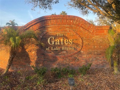 Lovely 2 bedroom and 2 bathroom home located in a private gated - photo 31