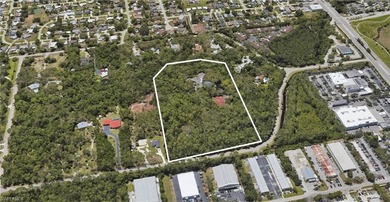(private lake, pond, creek) Home For Sale in Naples Florida