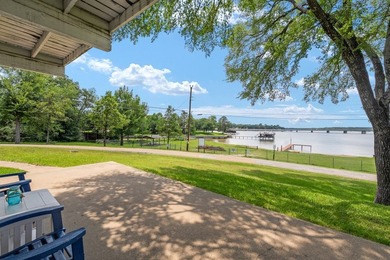 $51,000 price reduction! This home has wide open water views and - photo 3