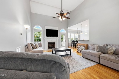 Offering a spacious and inviting layout, this one and a half - photo 8