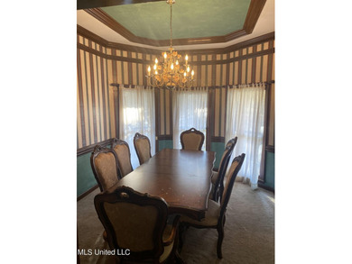 Beautiful Home nestled in the trees on 4.5 acres at the end of a - photo 17
