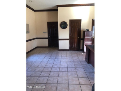 Beautiful Home nestled in the trees on 4.5 acres at the end of a - photo 21