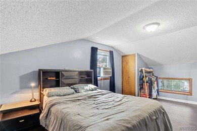 Welcome home to 114 Flohr Avenue! This beautiful 3 bedroom, 2 - photo 26