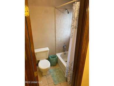Beautiful Home nestled in the trees on 4.5 acres at the end of a - photo 28