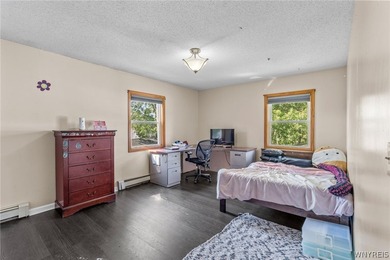 Welcome home to 114 Flohr Avenue! This beautiful 3 bedroom, 2 - photo 29