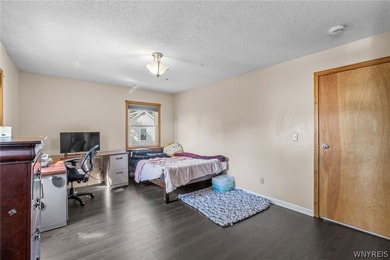 Welcome home to 114 Flohr Avenue! This beautiful 3 bedroom, 2 - photo 30