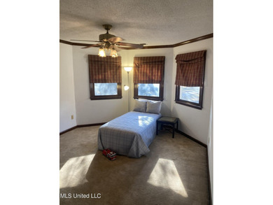 Beautiful Home nestled in the trees on 4.5 acres at the end of a - photo 33