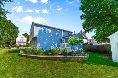 Welcome home to 114 Flohr Avenue! This beautiful 3 bedroom, 2 - photo 37