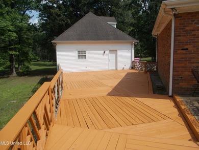 Beautiful Home nestled in the trees on 4.5 acres at the end of a - photo 40