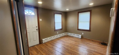 LOW TAXES!! Perfect starter home features 2 bedrooms, full bath - photo 7