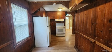 LOW TAXES!! Perfect starter home features 2 bedrooms, full bath - photo 10