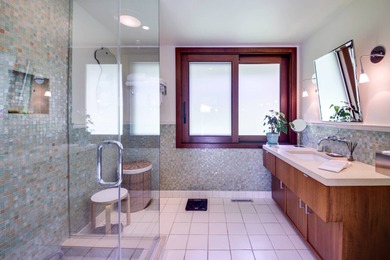 Find the essence of easy Hamptons living at 118 Georgica Close - photo 12
