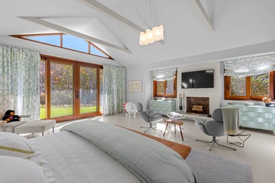 Find the essence of easy Hamptons living at 118 Georgica Close - photo 14