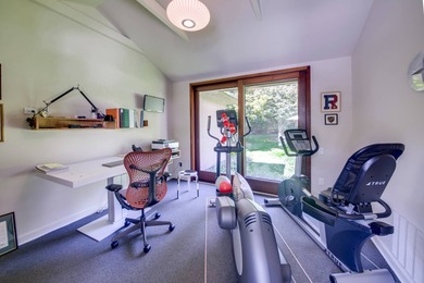 Find the essence of easy Hamptons living at 118 Georgica Close - photo 17
