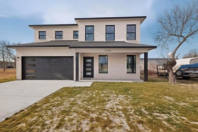 Kaufman City Lakes Home For Sale in Kaufman Texas