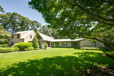 Find the essence of easy Hamptons living at 118 Georgica Close - photo 24