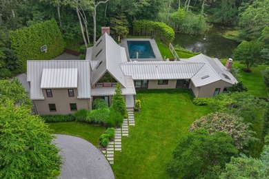 Find the essence of easy Hamptons living at 118 Georgica Close - photo 25