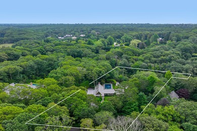 Find the essence of easy Hamptons living at 118 Georgica Close - photo 26