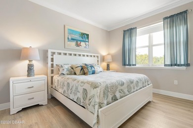 Perched on the top floor for ultimate privacy, this beautifully - photo 34